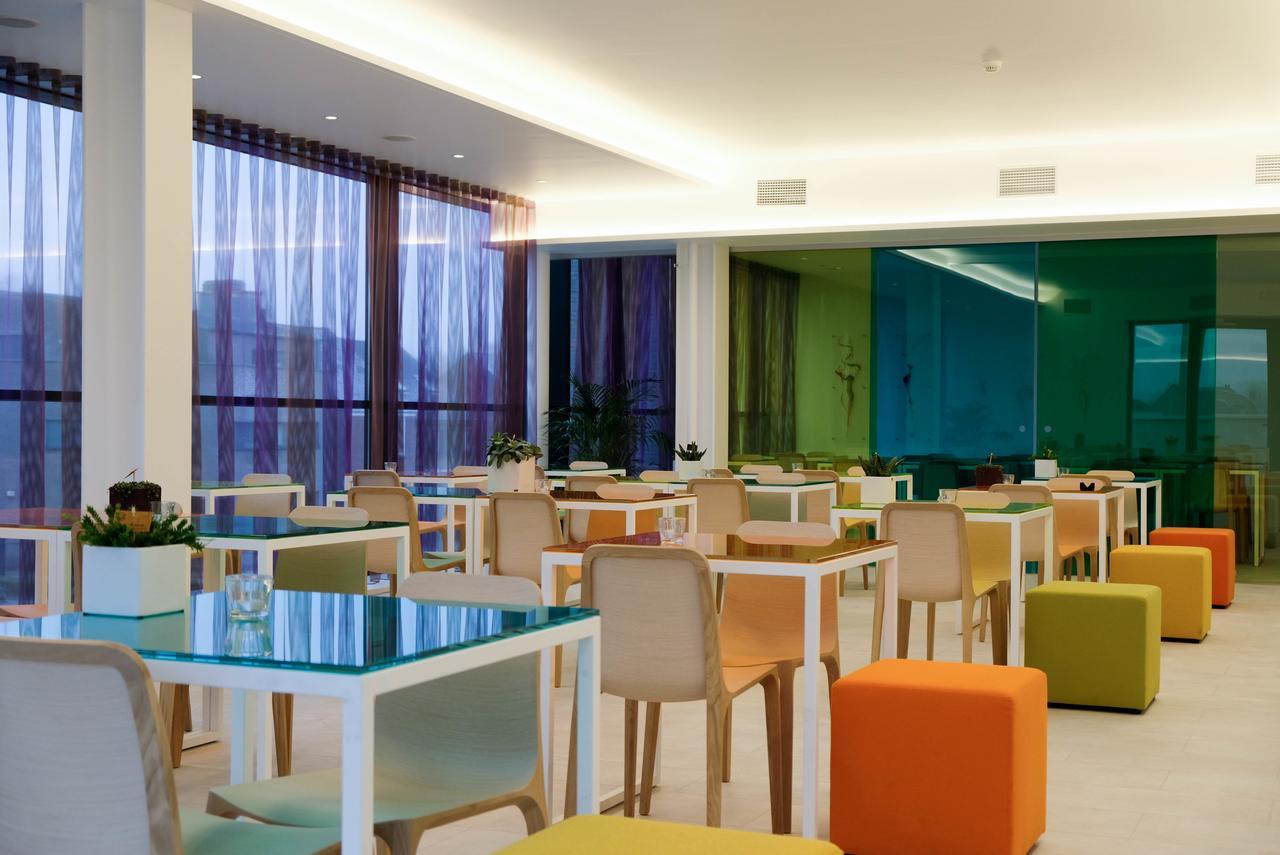 Corbie Lommel Ring Hotel Exterior photo